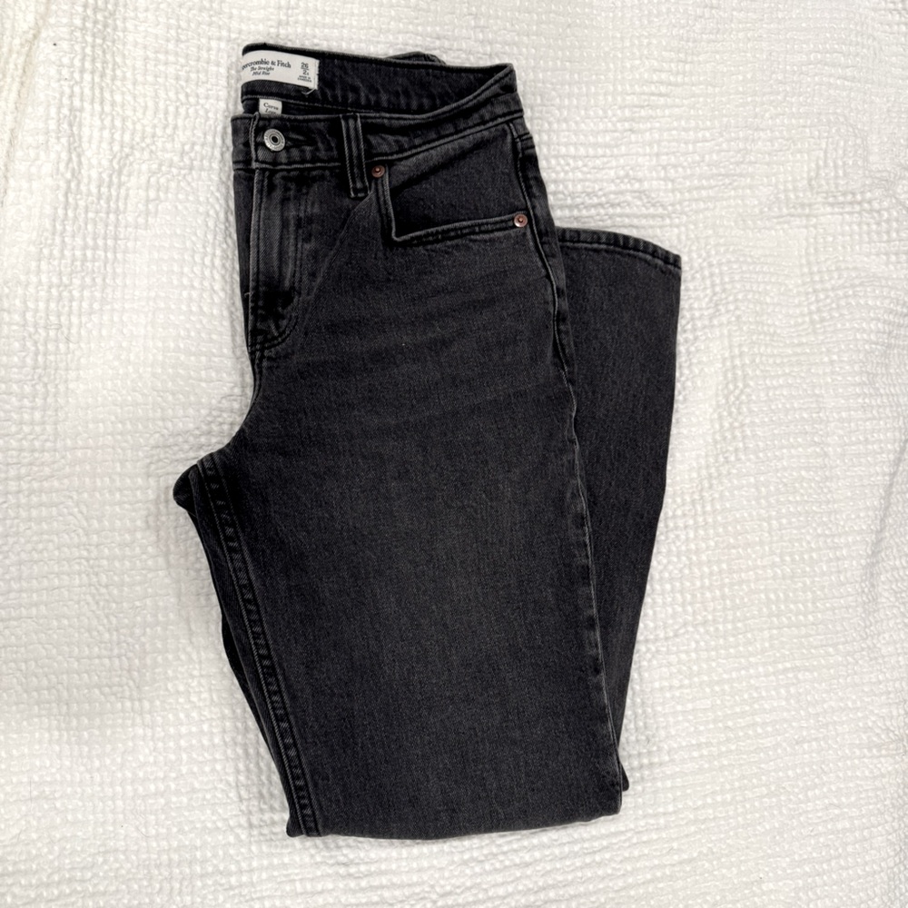 Abercrombie & Fitch Curve Love Mid Rise 90s Straight Jean - 26S / 2S